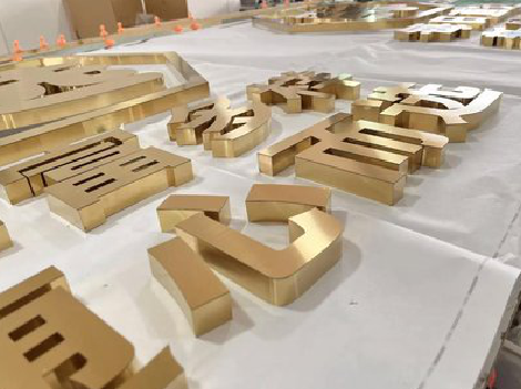 霍山拉丝不锈钢字的特点。