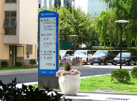 霍山哪些因素影响宣传栏的制作？